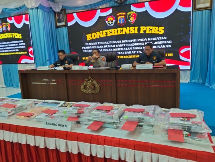 Polda Kaltim Gelar Konferensi Pers, Sampaikan Dugaan Korupsi Pembangunan RS Bekokong di Kubar dengan Potensi Kerugian Negara 4,16 Miliar
