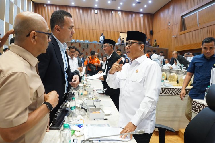 Pemulihan Pasca Bencana di Pulau Sumatera, Mendes Yandri Alokasikan Dana Desa untuk Bangun Rumah di Wilayah Terdampak