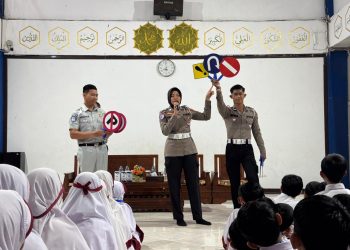 Polantas Menyapa, Ditlantas Polda Kaltim Edukasi Keselamatan Lalu Lintas Sejak Dini di SDIT Al-Auliya Balikpapan