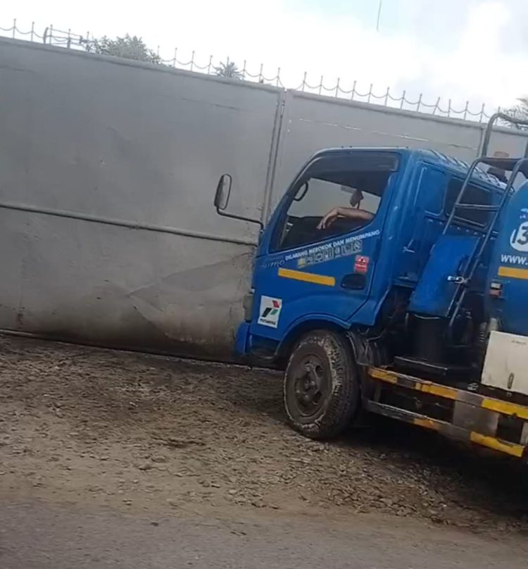 Diduga Gudang Penimbunan BBM Ilegal Milik “Ucok” Beroperasi Bebas di Labuhan Deli, Ada Apa dengan Aparat Penegak Hukum Belawan?