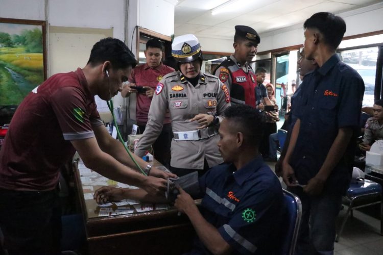 Jamin Kamseltibcarlantas, Satgas Ops.Keselamatan Mahakam Polda Kaltim Terus Intensifkan Ramp Check pada Kendaraan Transportasi Publik