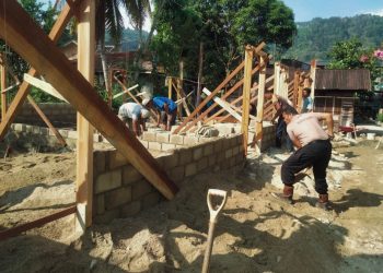 Gotong Royong Bangun Harapan, Brimob dan Warga Dirikan Hunian Tetap Korban Banjir di Tolang Julu