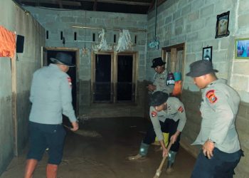 Sigap Sebelum Banjir Susulan Datang, Polda Sumut Bergerak Cepat Evakuasi Warga Di Tapteng