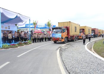 Lepas 22 Kontainer, Kapolri Pastikan Bantuan Terdistribusi Merata hingga Wilayah Terdampak Terpencil