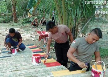 Brimob Polda Sumut Bangun Jembatan Darurat di Pelosok Tapsel, Akses Warga Kembali Terhubung