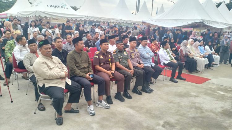 Bazar Ramadhan 1447 H Resmi Dibuka, Wakapolres Kukar Pastikan Kegiatan Aman dan Lancar