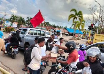DPC GMNI MERAUKE GELAR AKSI PEMBAGIAN TAKJIL KEPADA MASYARAKAT MERAUKE
