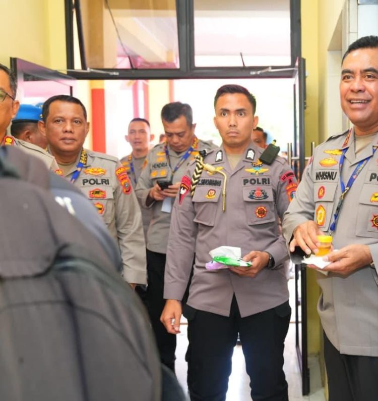 Kapolda Sumut Lakukan Tes Urine Serentak Tindaklanjuti Instruksi Kapolri dalam Rapim 2026
