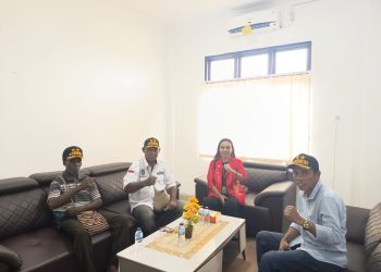 Kepala Desa Nawaripi Sampaikan Hasil Munas APDESI kepada Plt. Kepala Distrik Wania