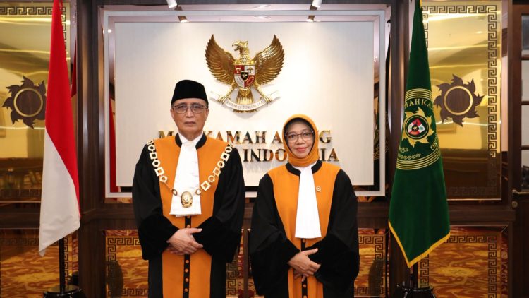 Lailatul Arofah, Gadis Penjual Opak Yang Kini Jadi Hakim Agung