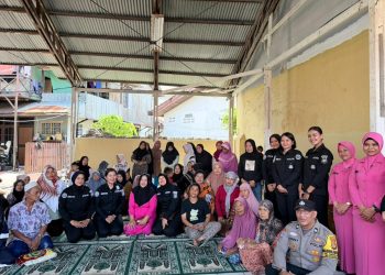 Kepedulian Polwan Polda Kaltim, 100 Karung Beras Disalurkan untuk Warga Gunung Sari Balikpapan