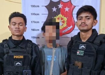 Personel Dit Samapta Polda Sumut Amankan Pemuda Bawa Samurai Saat Patroli di Wilayah Polres Pelabuhan Belawan