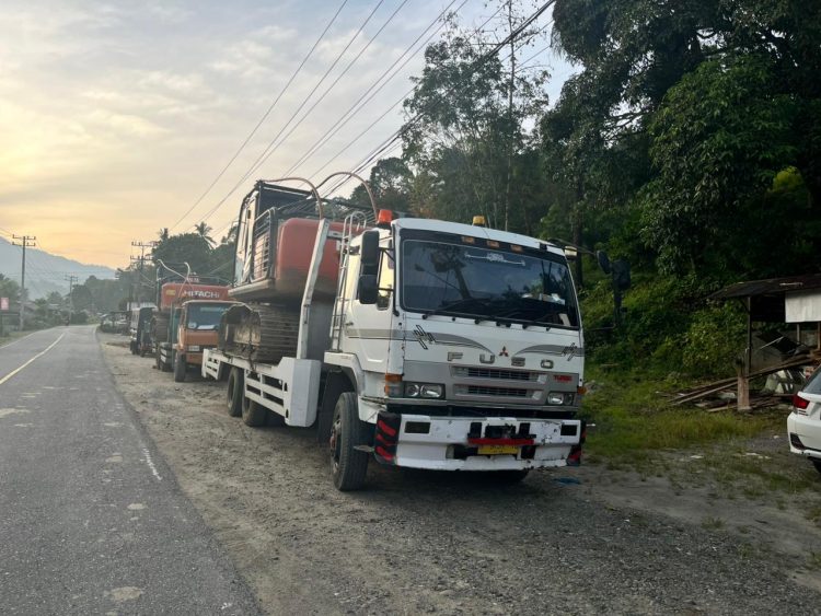 Polda Sumut Amankan Dua Ekskavator Diduga untuk Tambang Emas Ilegal di Mandailing Natal, Sempat Terjadi Intervensi