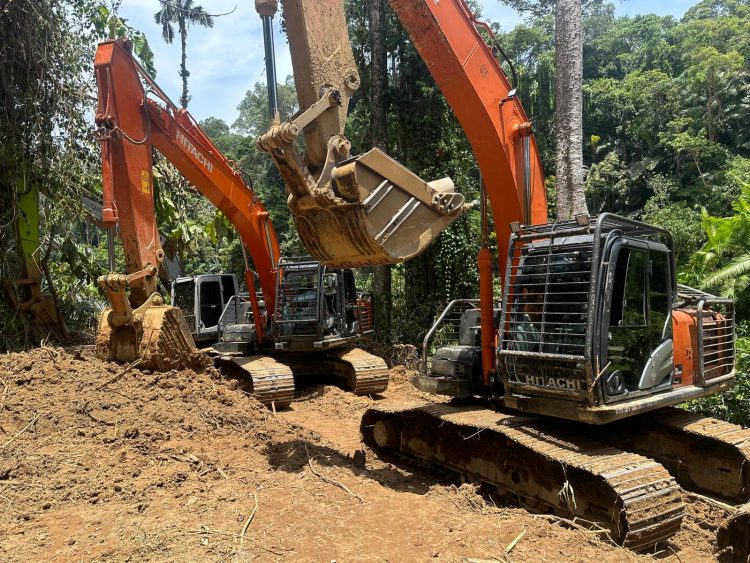 Tempuh Jalan Kaki 12 Jam, Polda Sumut Sita Belasan Eskavator di Tambang Emas Ilegal Madina