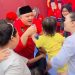 Ketua DPC PDI Perjuangan Kota Cilegon Berbagi Kebahagiaan Dengan Berbagi Takjil 