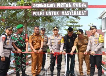 Kapolres Berau Resmikan Jembatan Merah Putih, Dorong Konektivitas dan Ekonomi Warga