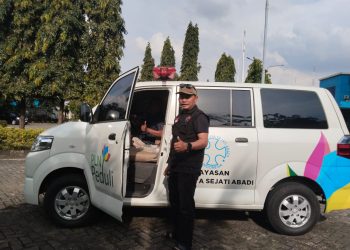 Pria Paruh Baya Jatuh Pingsan, Pecah Pembuluh Darah Dievakuasi ke Rumah Sakit PON Cawang Jakarta