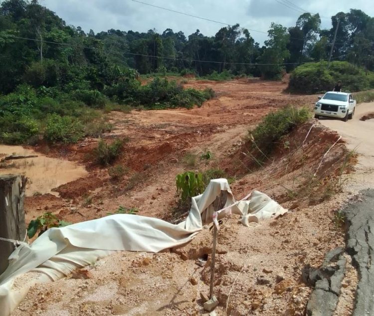Jalan Vital Tiga Kampung di Kecamatan Sambaliung Terancam Putus Akibat Longsor, Warga Desak Penanganan Cepat