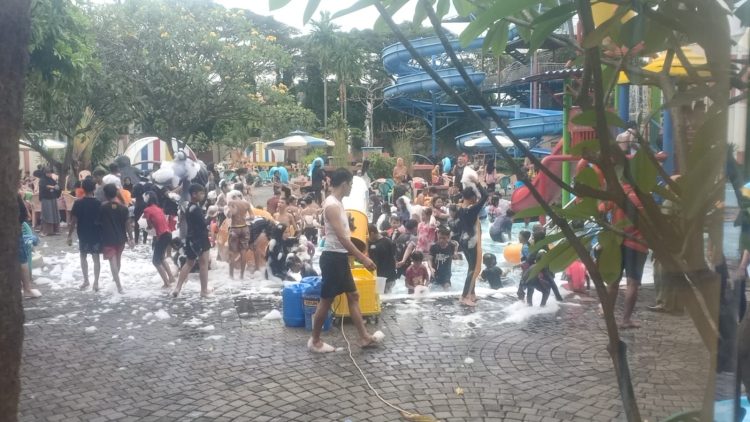 Sweaming Pool Puri Beta Satu Larangan Kota Tangerang, Jadi Magnet Saat Lebaran