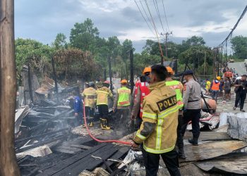 Api Mengamuk di Kariangau, Tiga Toko Ludes dalam Hitungan Jam