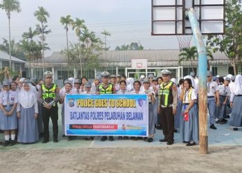 Sat Lantas Polres Pelabuhan Belawan Gelar Police Goes To School di SMA Negeri 9 Medan