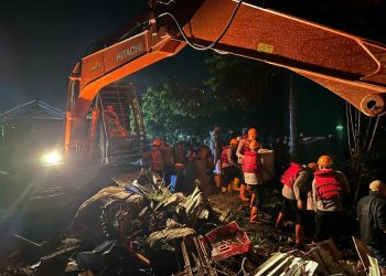 Tanggap Darurat Longsor Sembahe, Polda Sumut Terjunkan Personil Brimob Evakuasi Korban