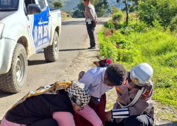 KEBERSAMAAN TRCPPA NASIONAL & POLRES LANNY JAYA DALAM BAKTI SOSIAL