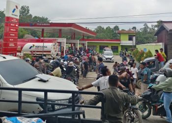 Krisis BBM di Wahau Kutim: Warga Serbu SPBU, Harga Melambung hingga Rp20 Ribu per Liter Dipengecer