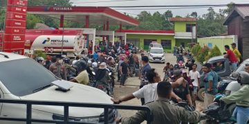 Krisis BBM di Wahau Kutim: Warga Serbu SPBU, Harga Melambung hingga Rp20 Ribu per Liter Dipengecer