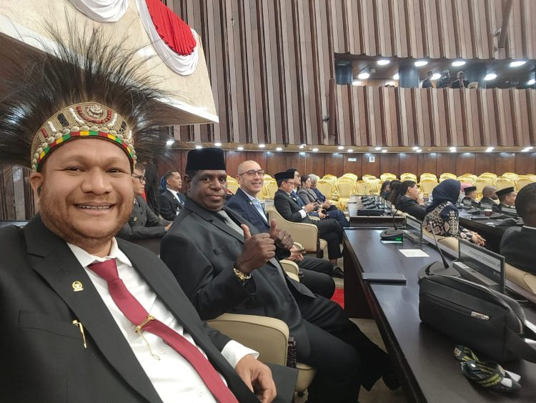 Kunjungan Wapres RI ke Raja ampat, Senator PFM Minta Bantuan 100 Unit Rumah dibangun untuk Masyarakat