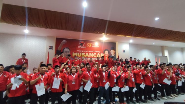 Target Menang Pemilu 2029, Ratusan Pengurus PAC PDI Perjuangan se Kota Tangerang Dilantik
