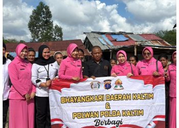 Polwan Ditreskrimsus Polda Kaltim dan Bhayangkari Hadirkan Kepedulian Nyata bagi Warga Balikpapan
