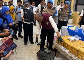 Terbongkar! Sabu 22 Kg Jaringan Malaysia–Aceh Disamarkan dalam Tangki Mobil, Kurir Ditangkap di Parkiran Mal Medan