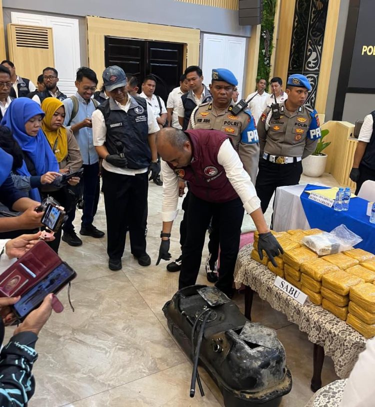 Terbongkar! Sabu 22 Kg Jaringan Malaysia–Aceh Disamarkan dalam Tangki Mobil, Kurir Ditangkap di Parkiran Mal Medan