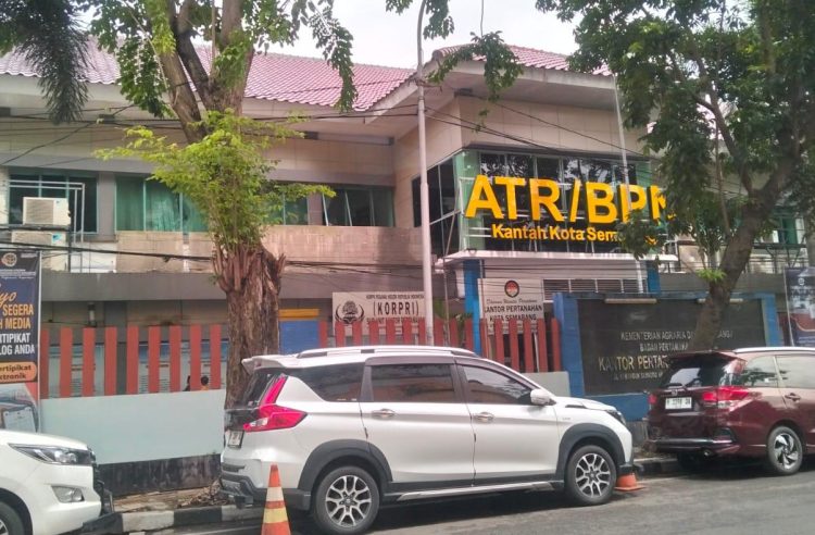 “Terhimpit HGB, Warga Banyumanik 8 Tahun Gagal Sertifikatkan Tanah: BPN Semarang Didesak Buka Data”