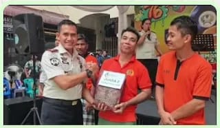Rutan Labuhan Deli Berikan Hadiah Kepada Pegawai dan WBP Berprestasi Berbagai Perlombaan Peringati HBP ke 62
