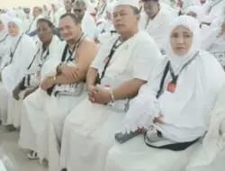 Wartawan Irwan Torong Surbakti Berangkat Haji Bersama Orang Tua, Kloter 15 Medan Penuh Haru