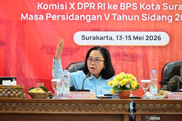 Komisi X DPR Semprot Pemerintah Soal Nasib Guru Honorer: “Jangan Digantung, Kalau Dibutuhkan Angkat Jadi ASN!”