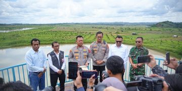 Harmoni Kebersamaan dalam Panen Raya Serentak, Polda Kaltim Perkuat Ketahanan Pangan Nasional