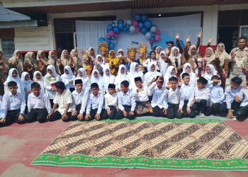 Gelar Acara Perpisahan Murid SDN 003 Peranap Dengan Meriah Serta Dukungan Para Wali Murid Dan Ketua Komite