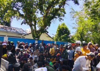 Ratusan Massa Datangi PN Palopo, Minta Eksekusi Cafe Sisi Lain Ditunda hingga Putusan Inkrah