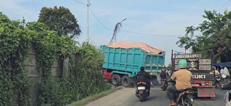 Dikabarkan Truk Diamankan, Alat Berat Tak Diamankan, Disinyalir Oknum APH Diduga Beking Galian C Ilegal di Deli Serdang.