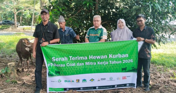 Semangat Berbagi Iduladha 1447 H, PT Berau Coal Serahkan Bantuan Hewan Kurban untuk FPK Berau