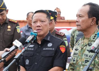 Satgas PKH Tinjau Kontainer  Berisi Mineral Rare Earth di Batam,  Cegah Penyelundupan SDA Strategis
