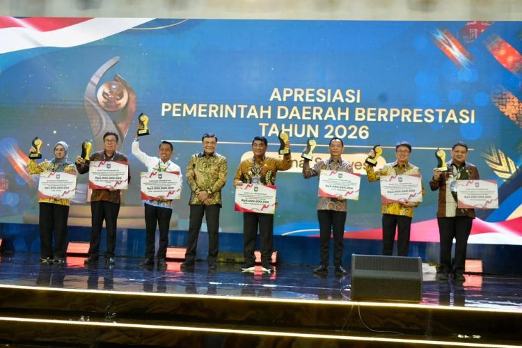 Apresiasi Pemda Berprestasi di Region Sulawesi, Menko Polkam: Tingkatkan Kerjasama Untuk Kesejahteraan Rakyat