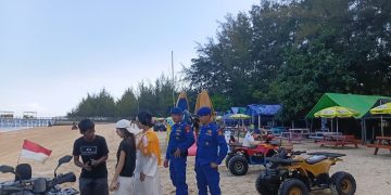 Hadir Beri Rasa Aman di Hari Libur Panjang, Ditpolairud Polda Kaltim Gelar Patroli dan Pengamanan Kawasan Wisata Pantai