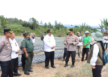 Kapolda Sumut Tinjau Sentra Bawang Putih di Samosir, Tegaskan Dukungan Polri untuk Ketahanan Pangan Nasional