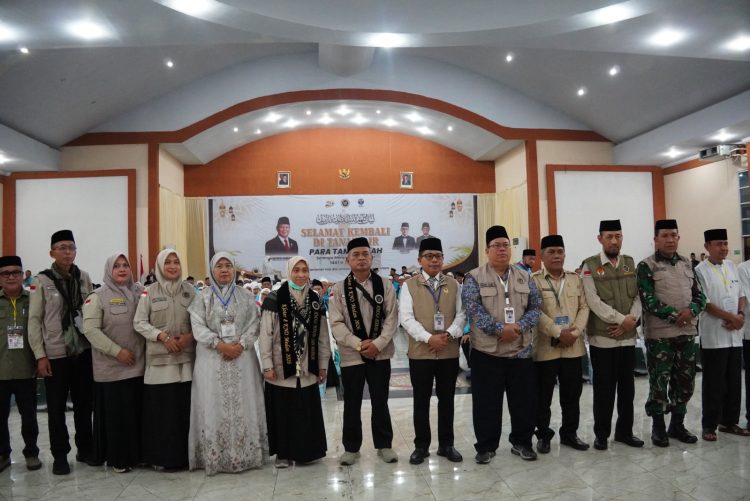 Dari Tanah Suci ke Tanah Air, 359 Jemaah Kloter 08 Debarkasi Medan Tiba Selamat, Ketua PPIH Ajak Jaga Kemabruran Haji