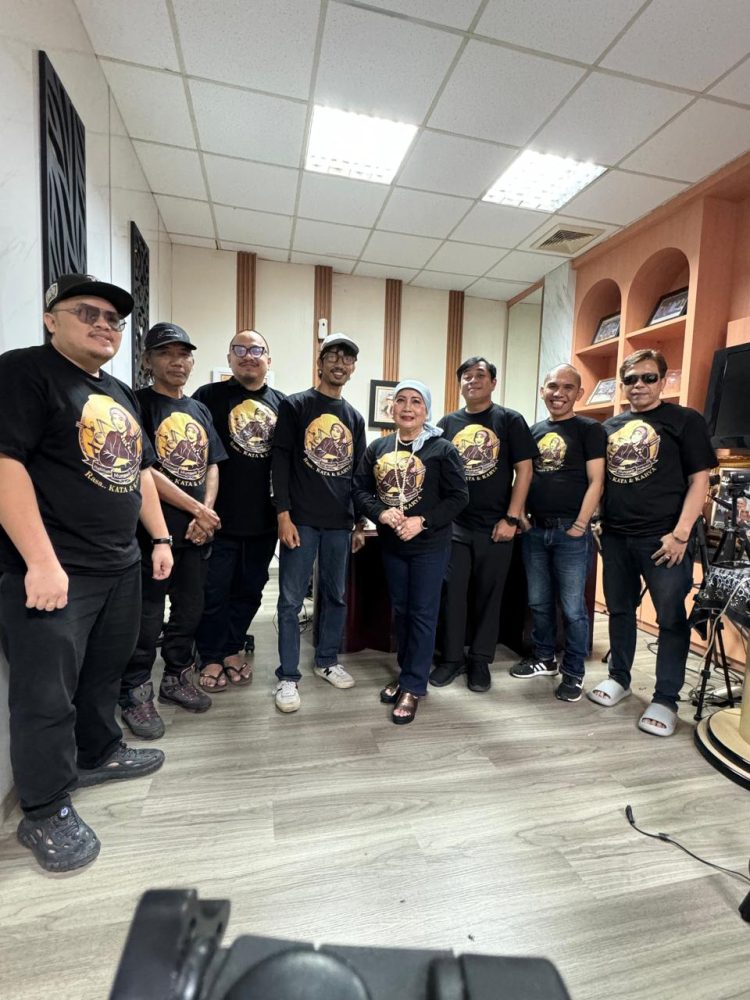 Syukuran di Studio Podcast Halimah Munawir, Raih 200 Ribu Penonton (Viewers) Dalam Dua Bulan