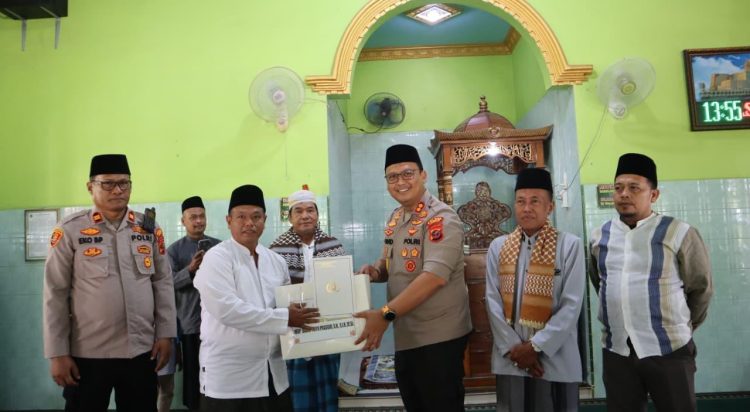 Kapolres Langkat Safari Jumat, Berikan Edukasi Kamtibmas dan Perkuat Sinergi dengan Masyarakat